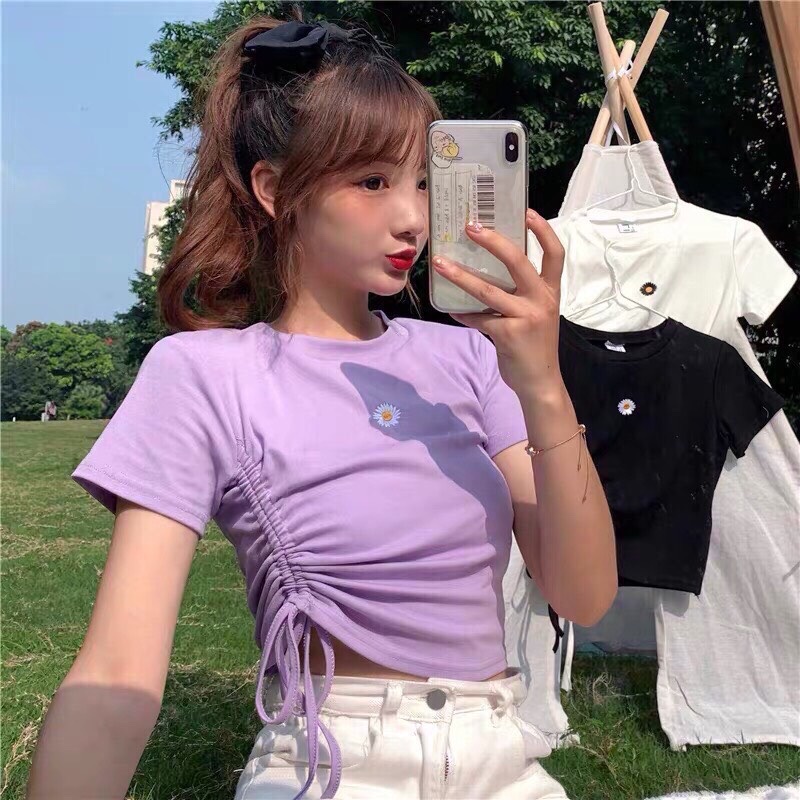 Áo crop top – Tôn vinh sự trẻ trung và tự tin