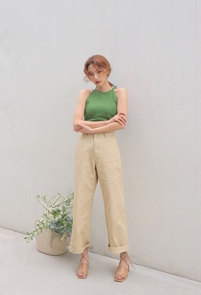 Phối với áo cổ yếm – phong cách vintage