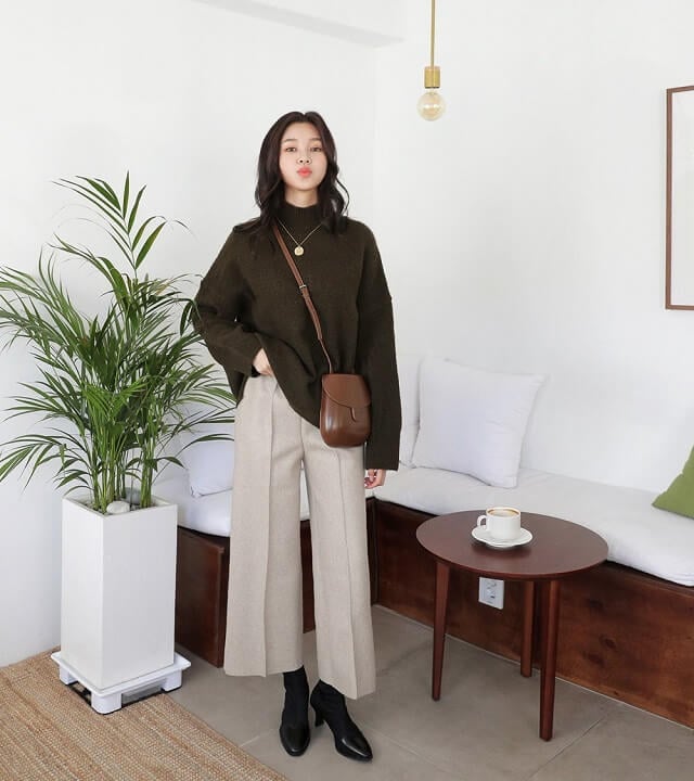 Phối với áo cardigan – dịu dàng, nhẹ nhàng