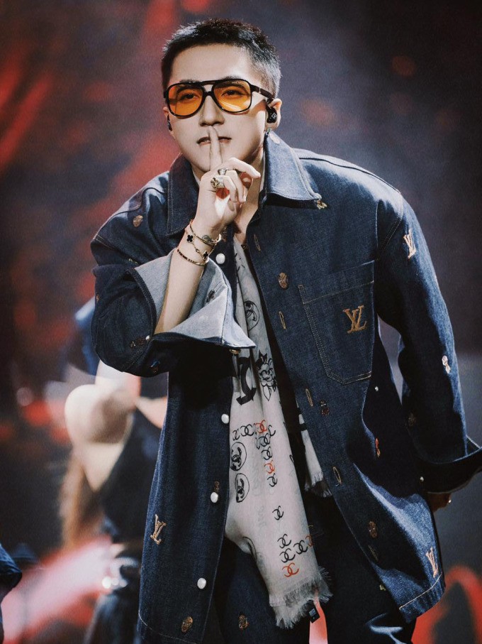 Từ một nghệ sĩ đa năng đến biểu tượng văn hóa