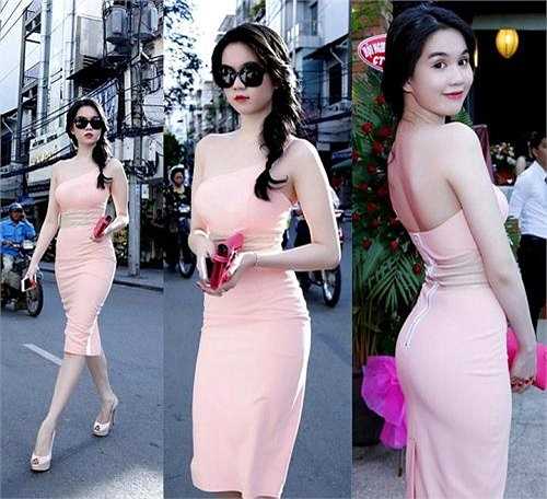 Cách phối đồ và phụ kiện theo phong cách Ngọc Trinh